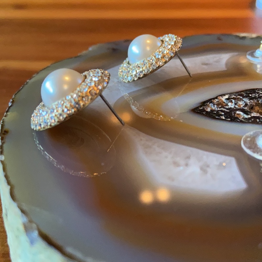 Do not share its relisting Pearl & rhinestone Gold statement earrings GUC 1” - Picture 9 of 15